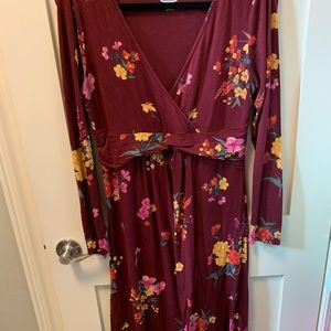 Old Navy Maternity Faux Wrap Floral Print Dress